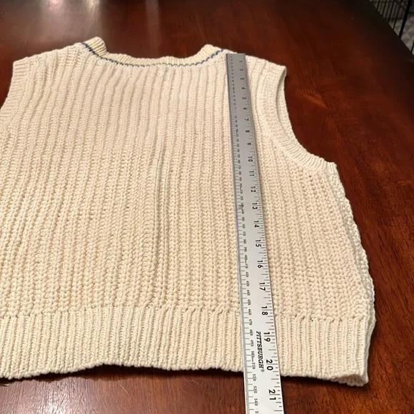 NWT American Eagle Outfitters Cream and Blue V-Neck Sweater Vest Medium - Picture 6 of 7
